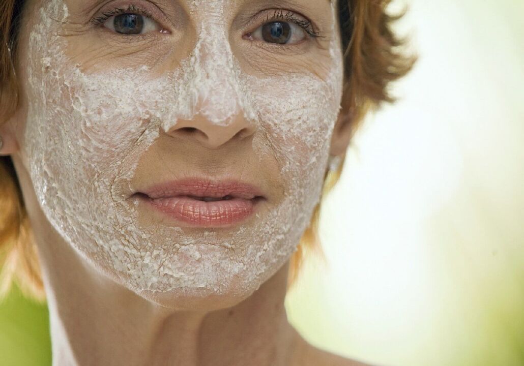 Mascarilla regeneradora de la piel del rostro a partir de los 50 años